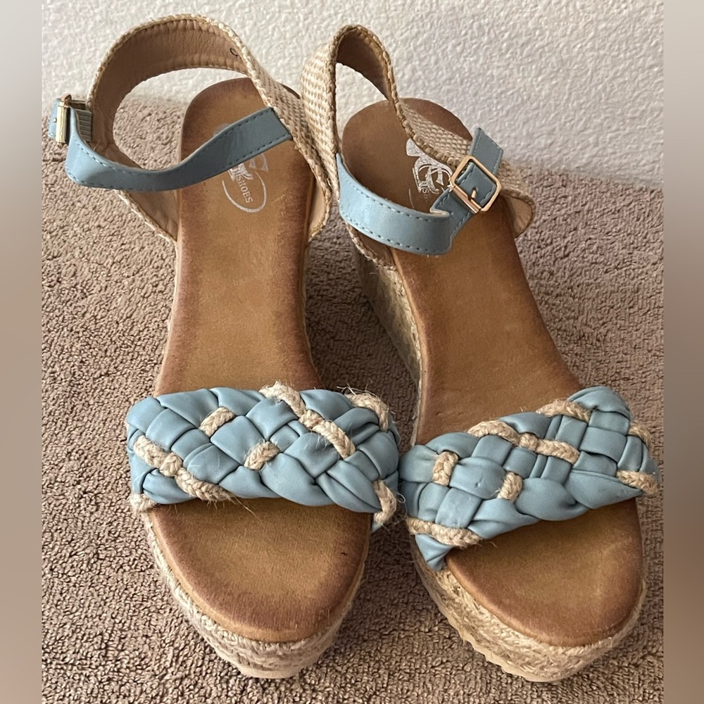 CG Shoes Cati Wedge Sandals Size 10